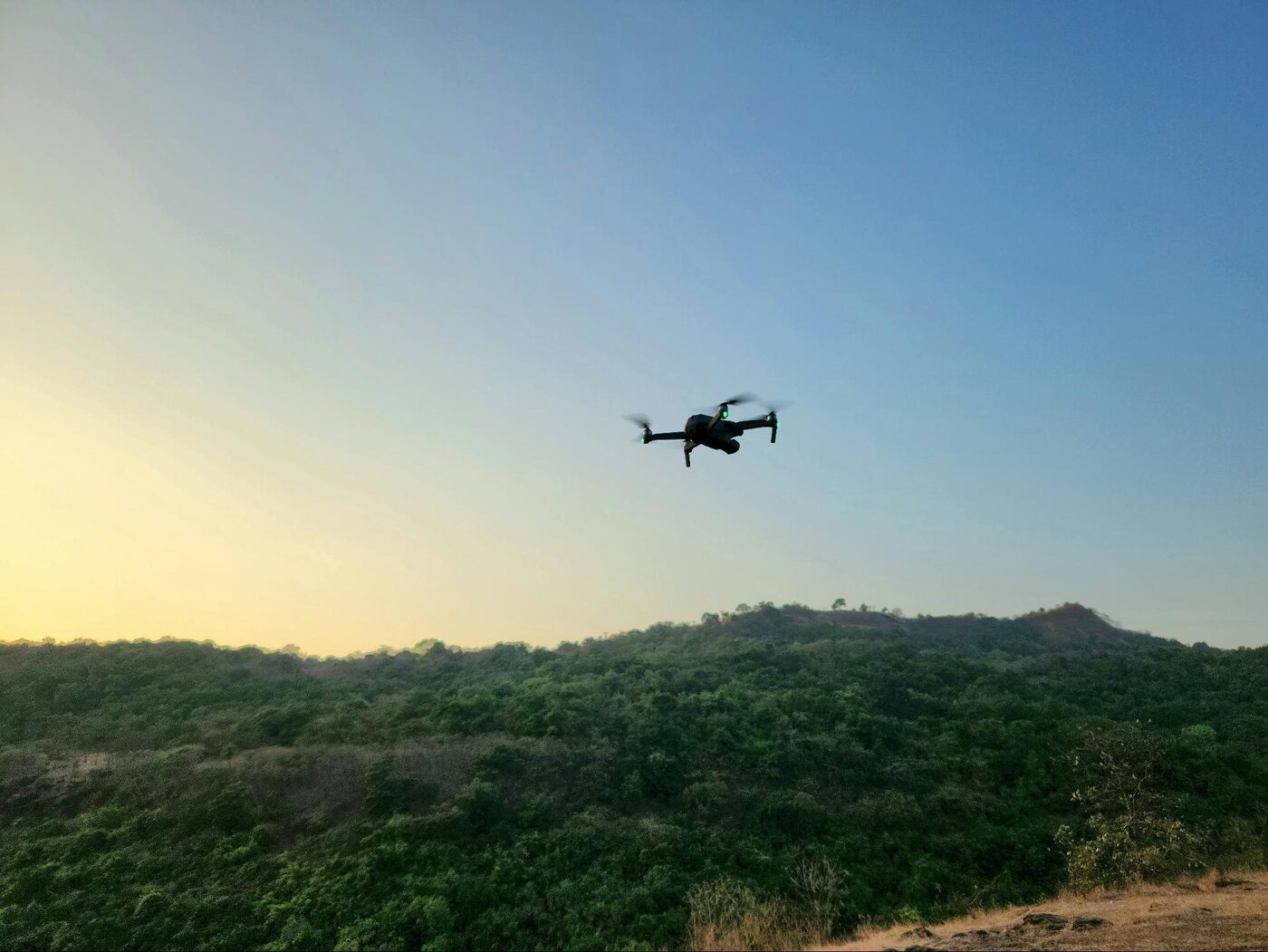 Drone usado para monitoramento aéreo de culturas agrícolas